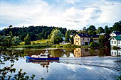 Porvoo (Borg), lungo le rive del fiume Porvoonjoki. 